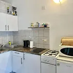 Appartement M9 *